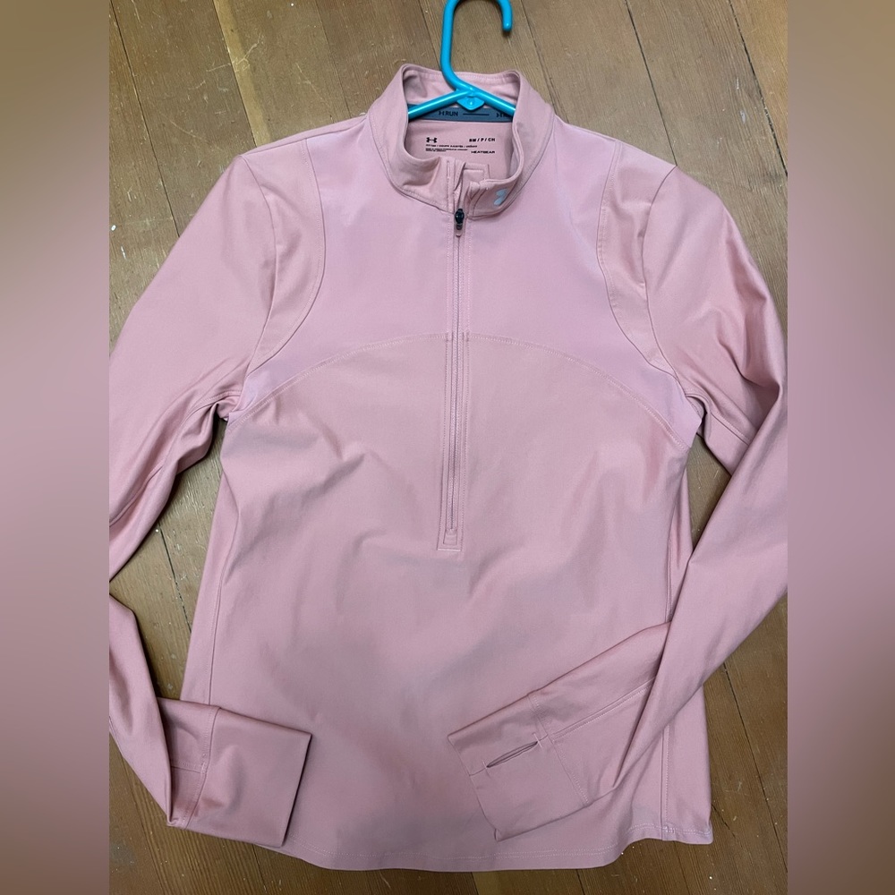 under armor half sip. active wear.